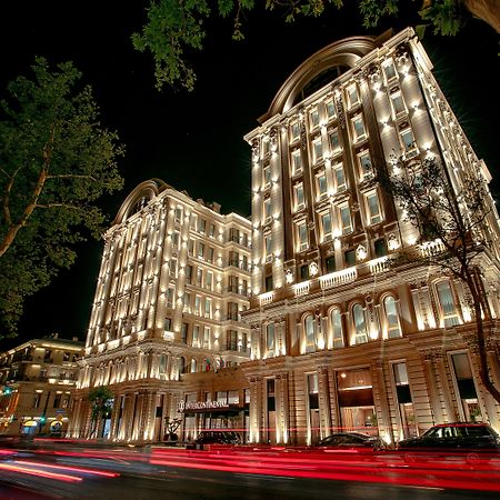 Intercontinental Baku By Ihg Otel Dış mekan fotoğraf The hotel at night