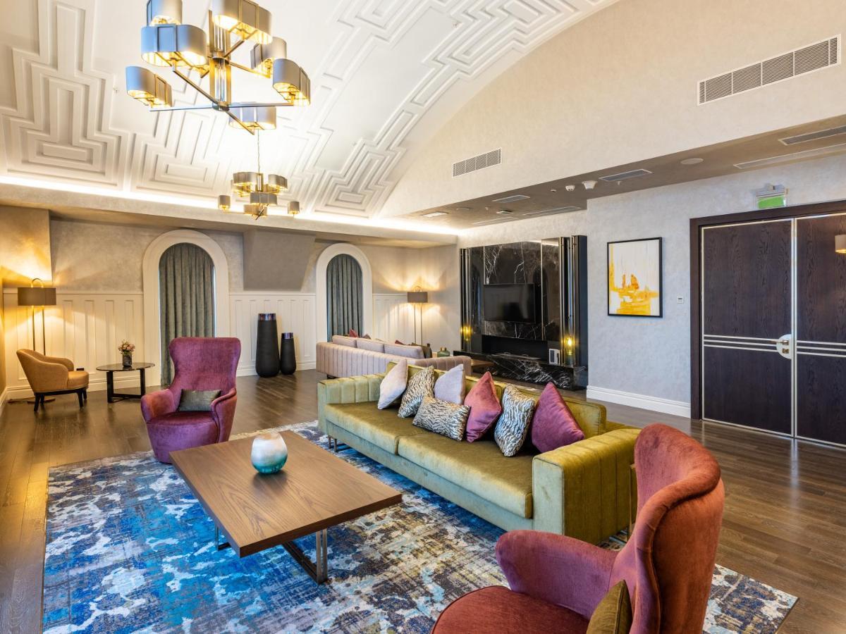 Intercontinental Baku By Ihg Otel Dış mekan fotoğraf The lounge at the airport