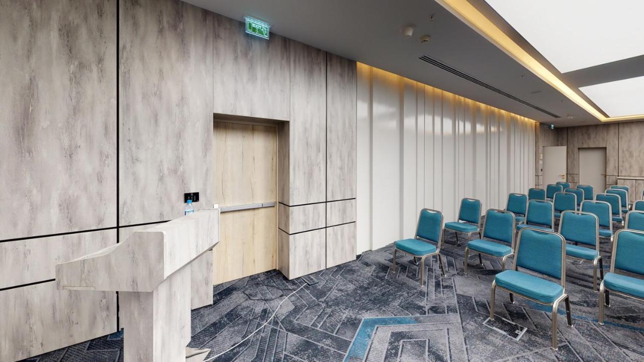 Intercontinental Baku By Ihg Otel Dış mekan fotoğraf The interior of the meeting room