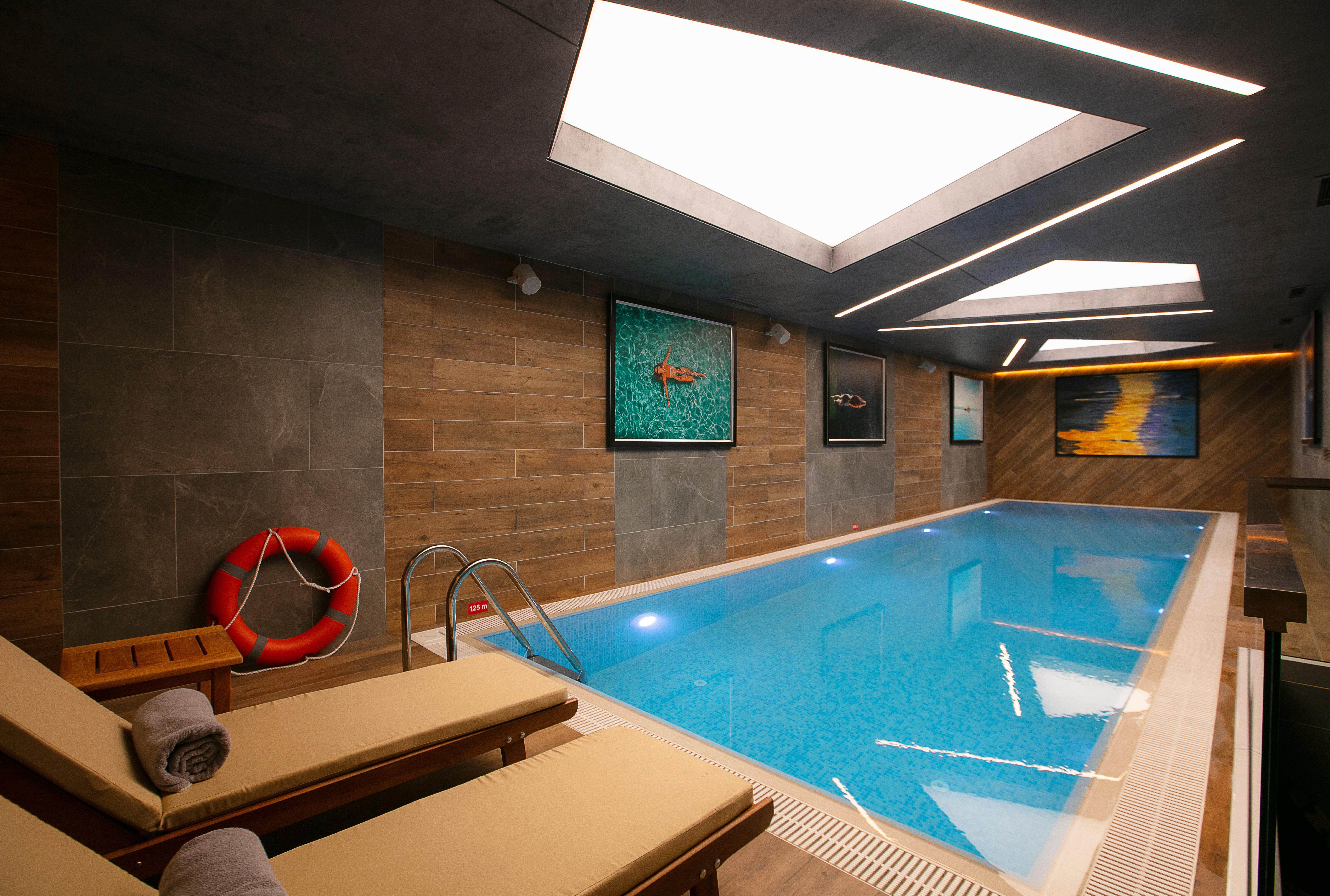 Intercontinental Baku By Ihg Otel Dış mekan fotoğraf Swimming pool
