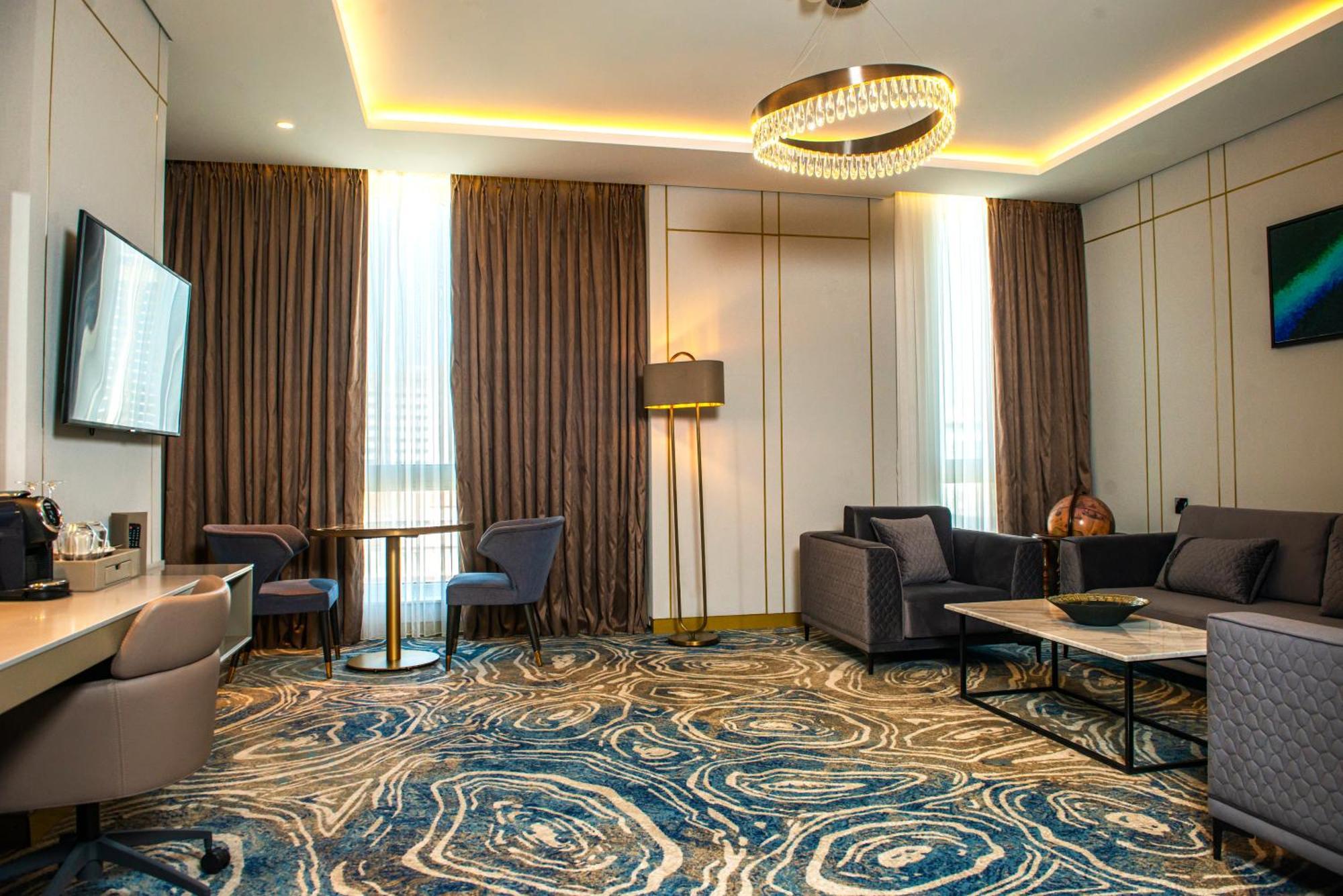 Intercontinental Baku By Ihg Otel Dış mekan fotoğraf Suite room at the hotel